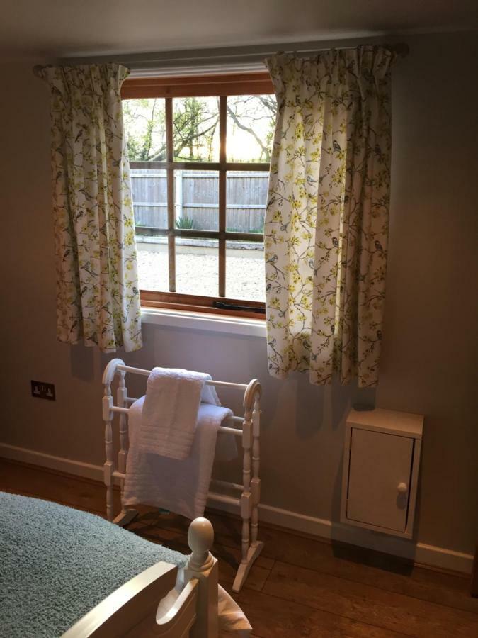 Stapehill Lodge B&B Hampreston Exterior foto